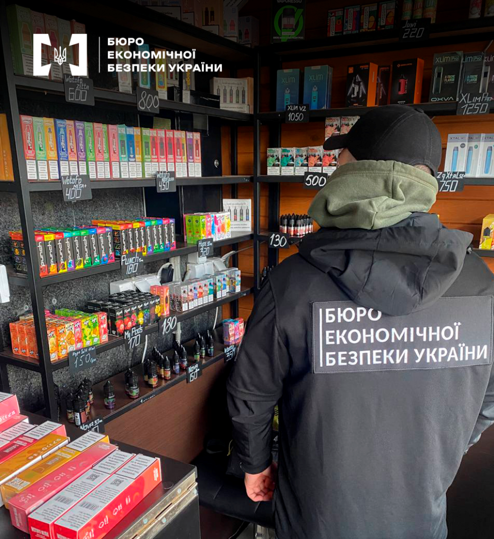 На Волині "ділки" напродавали котрафактного товару на 2 млн грн (ФОТО) Продаж котрафактного товару на 2 млн грн