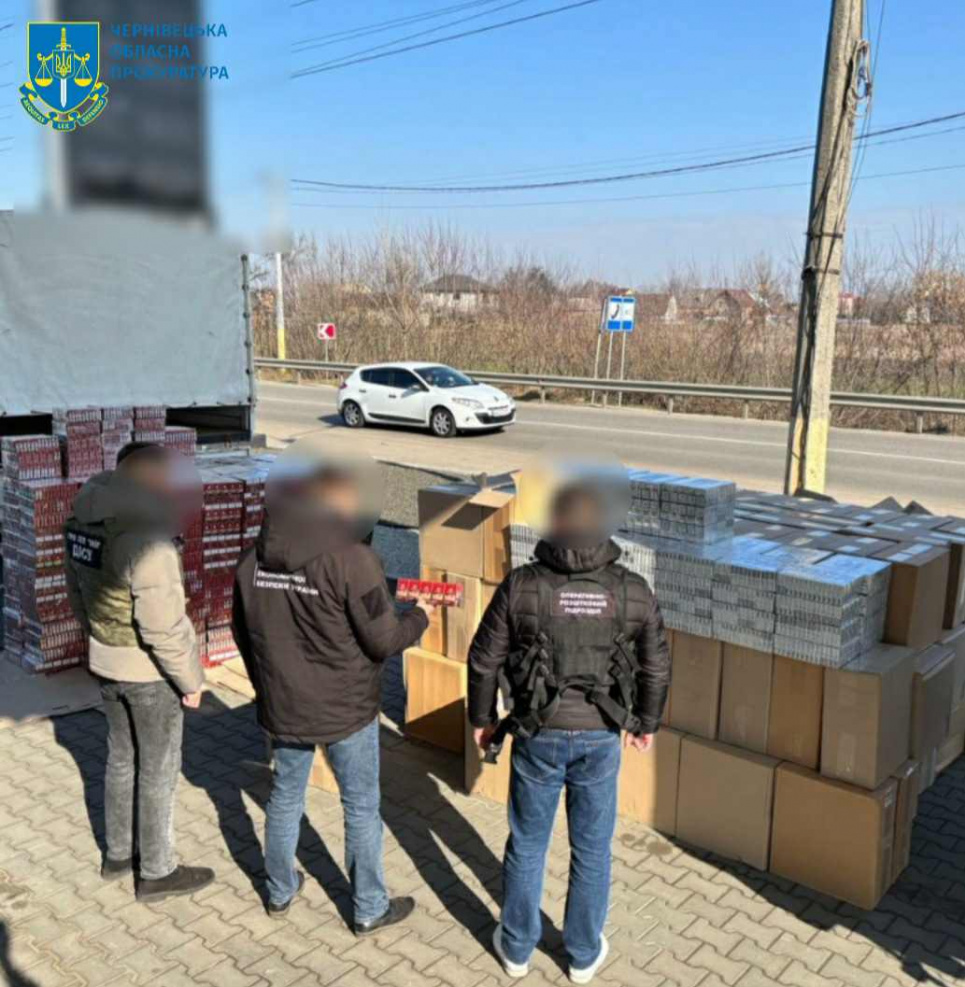 На Киевщине детективы БЭБ "нашли" фуру с контрабандными сигаретами на сумму 6,7 млн грн На Киевщине детективы БЭБ "нашли" фуру с контрабандными сигаретами на сумму 6,7 млн грн