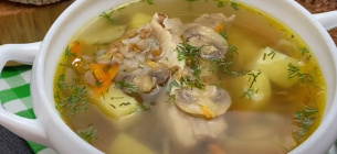 Смачний гречаний суп із грибами
