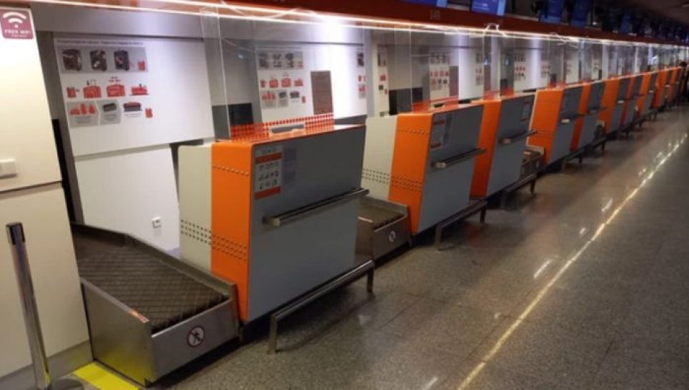 В аеропорту Варшави встановлять сканери, які "пропускатимуть" воду та електроніку