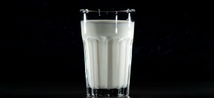 Полезно ли употреблять молоко: ответ экспертов