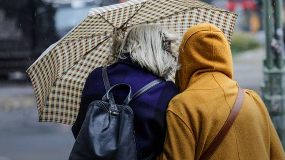 Погода вередує: в Україні похолодає, дощитиме, синоптики говорять про заморозки Погода в Україні вже завтра похолодає Дощі та заморозки