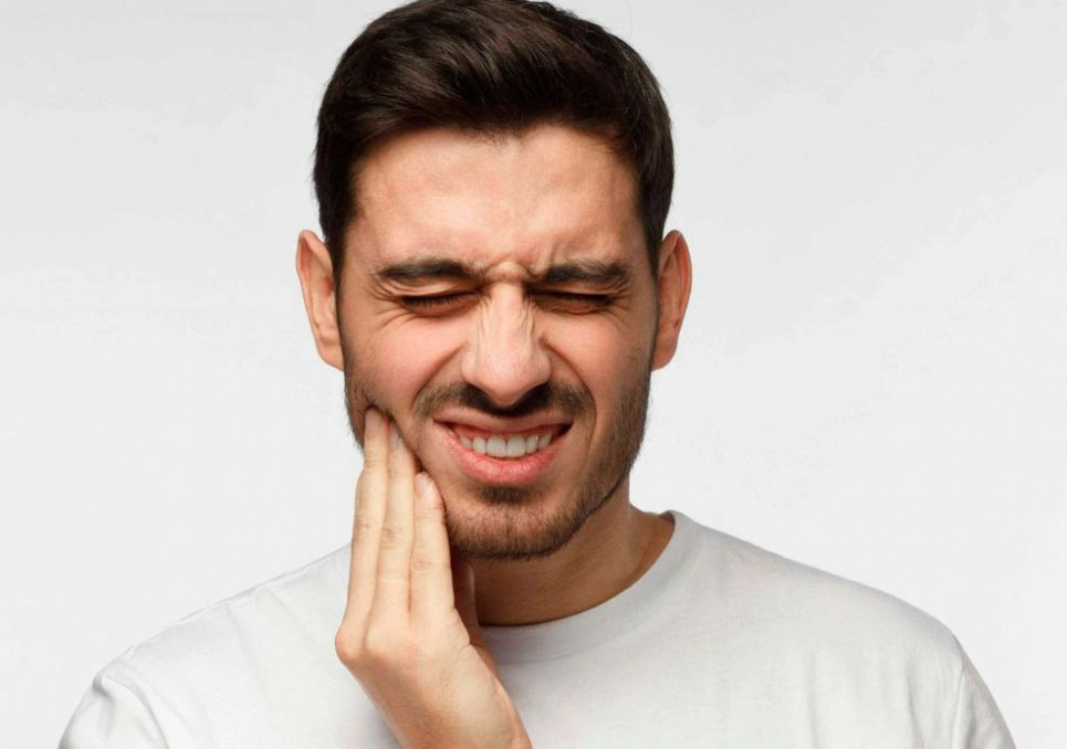 Зуб видалили, а все одно болить: стоматологи розповідають, що відбувається і що при цьому слід робити Фото: Телеграм-канал «Стоматологія по-простому»