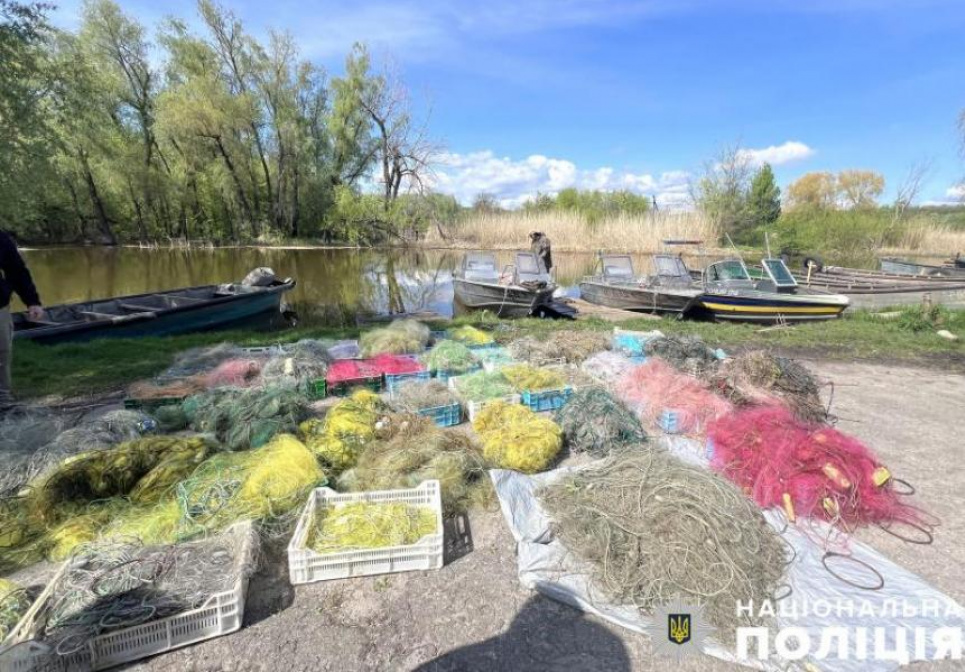 Более 8 километров браконьерских сетей изъяли из заказника на Кременчугском водохранилище