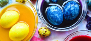 Покраска яиц натуральными продуктами на Пасху