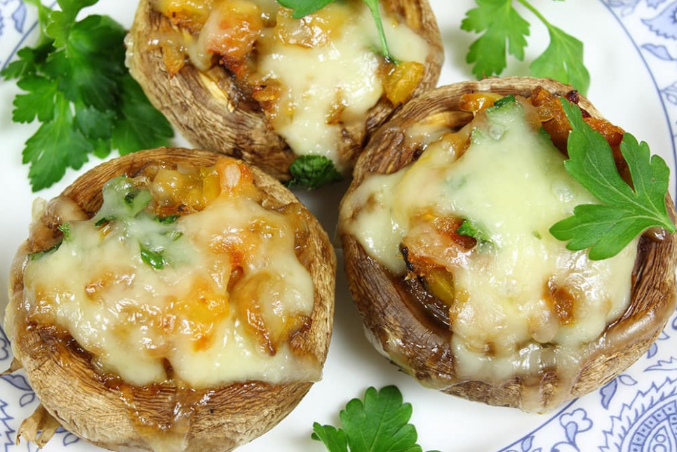Фаршированные белые грибы: что может быть вкуснее Фаршированные белые грибы. Фото: Метро