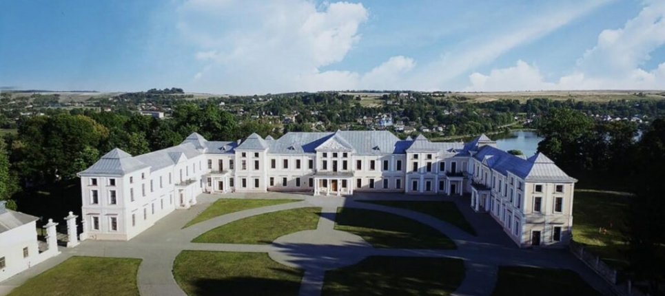 Вишнівецький палац на Тернопільщині повернули у власність держави