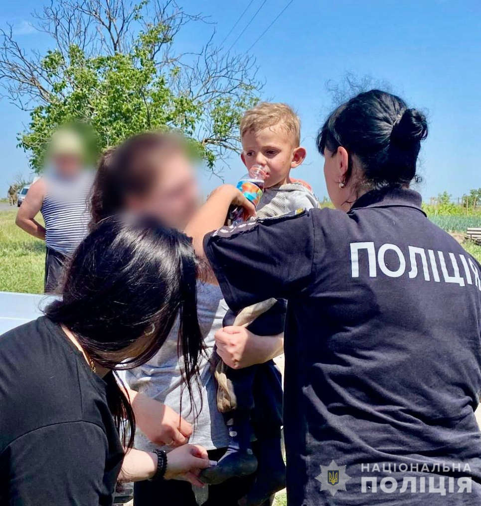 Прошел пять километров вместе с собакой Хати: в Одесской области нашли пропавшего двухлетнего мальчика