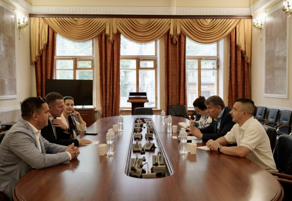 Украина нуждается в больших, мощных депозитариях для культурных ценностей Украина нуждается в больших, мощных депозитариях для культурных ценностей