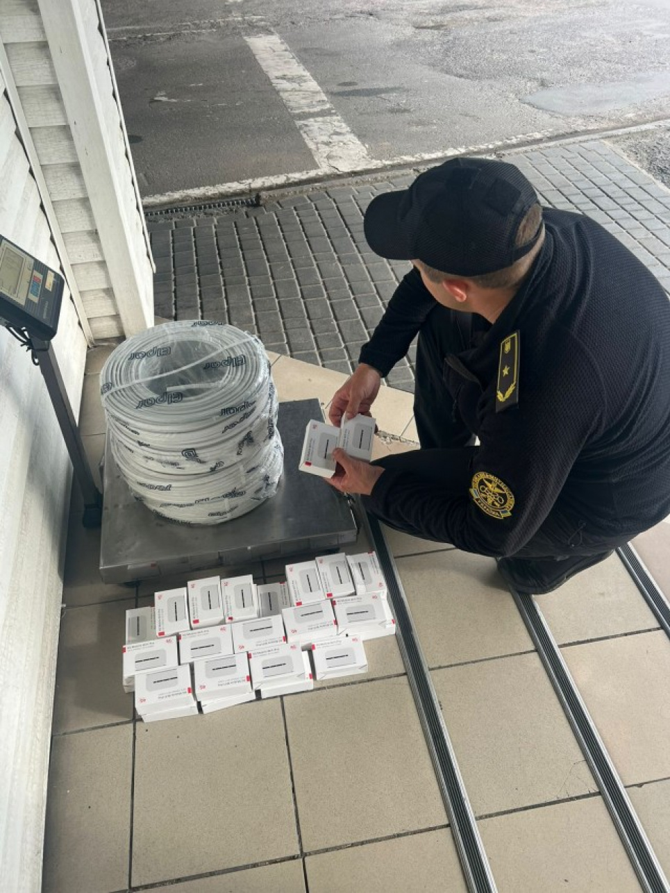 Волынянин пытался ввезти в Украину модемов на электрокабеля на почти треть млн грн Волынянин пытался ввезти в Украину модемов на электрокабеле