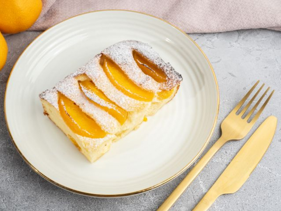 Сирна запіканка Рецепт десерту Випічка з персиками