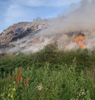 Пожар на свалке на Закарпатье тушили 11 часов