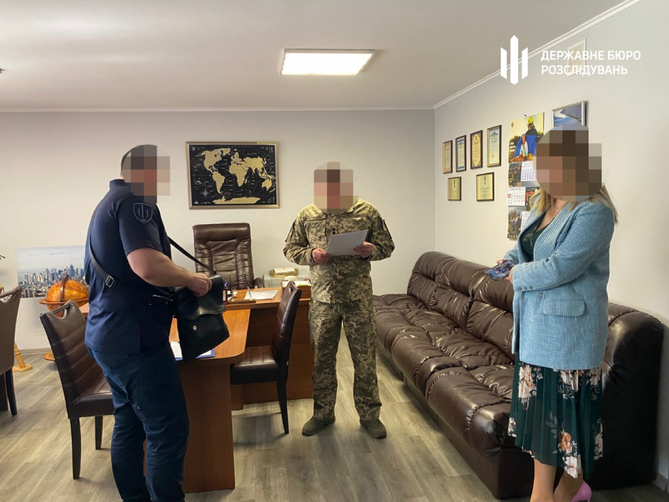 ДБР на Миколаївщині викрили посадовця, який постачав деревину з 20% націнкою Постачав деревину з 20% націнкою