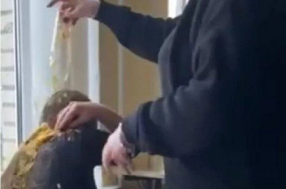 Суд вынес приговор учительнице, которая высыпала на ученицу чипсы Приговор учительнице, которая высыпала на ученицу чипсы