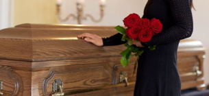 У Польщі пʼяний священник заснув під час похорон.
Фото - ілюстративне 