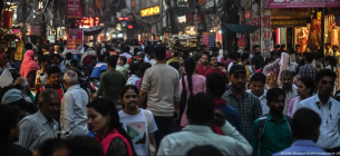 Вулиці Нью-Делі: Індія і до кінця століття залишиться країною з найбільшим населенням. Фото: Kabir Jhangiani/ZUMA Press/picture alliance