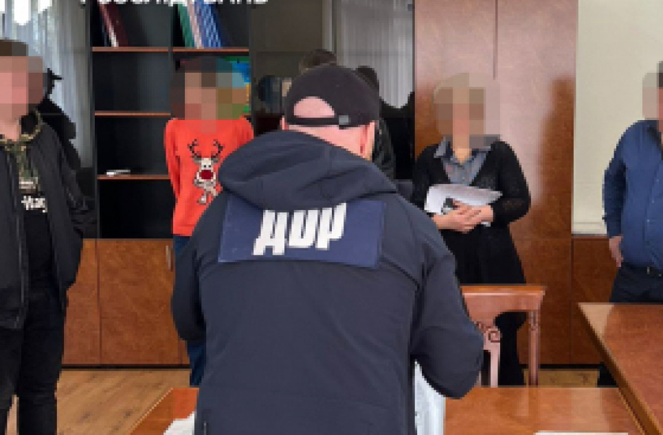 Директора компанії "заробив" 33 млн грн з бюджету, експортуючи воду замість добрив Продавав воду замість добрив.
Фото ілюстративне