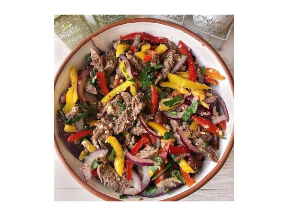 Дуже смачний і незвичайний грузинський салат «Тбілісі» Фото з відкритих джерел