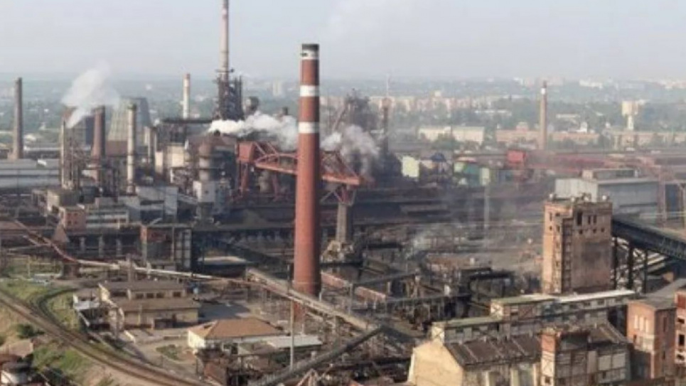 На ДМЗ навідається інспекція з перевіркою виробничих фільтрів і викидів у повітря ФОТО: Дніпровський металургійний завод / Вікіпедія
