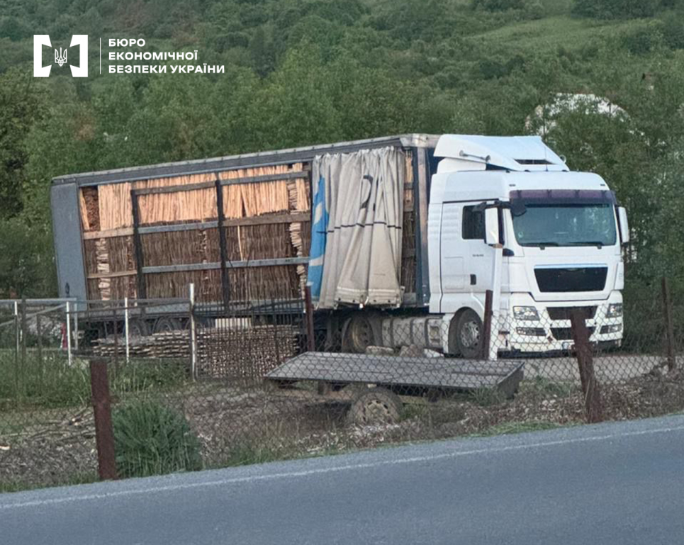 БЕБ скерувало до суду справу щодо контрабанди лісоматеріалів на Львівщині Контрабанда лісоматеріалів на Львівщині
