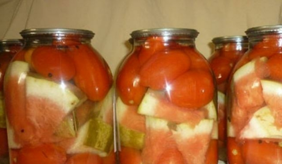 Таких еще не пробовали: помидоры, маринованные с арбузом Помидоры, маринованные с арбузом