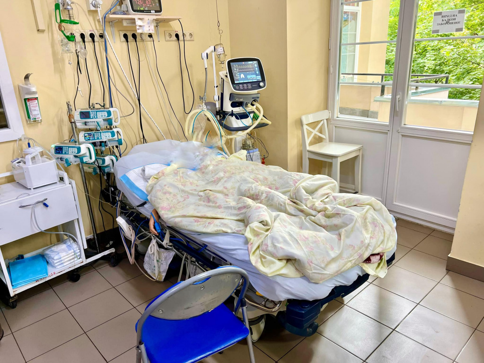 Медики «Охматдиту» борються за життя 10-річного хлопчика з правцем Медики борються за життя 10-річного хлопчика з правцем