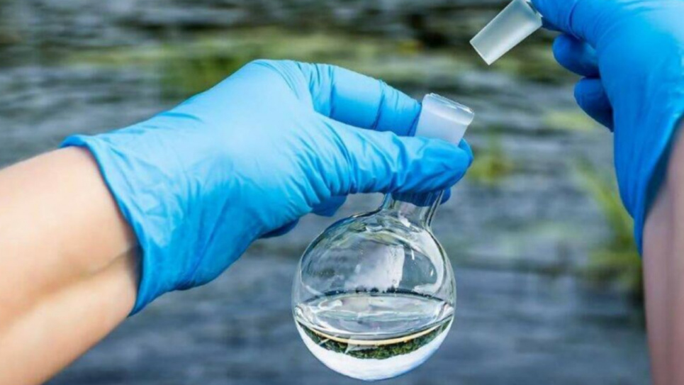 18 вересня проводять Всесвітній день моніторингу якості води ФОТО: Взяття проб для аналізу параметрів води у водоймі