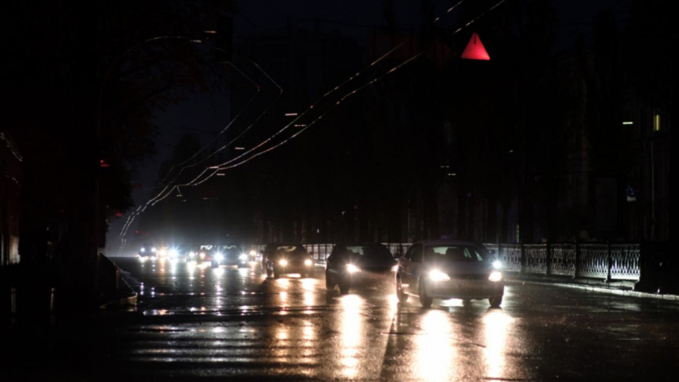"Укренерго" очікує, що аварійні відключення триватимуть ще тиждень, а в деяких регіонах — довше Фото ілюстративне