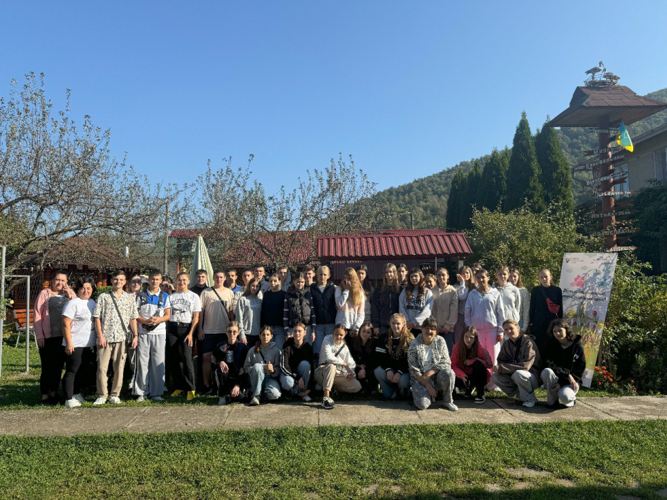 112 детей из разных регионов Украины повышали уровень знаний по ненасильственному общению Лагерь психологической, творческой и социальной адаптации "Улыбка ребенка"