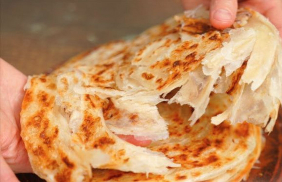 Листкові коржі на сковороді — рецепт неймовірно простий у приготуванні Фото: «Їжа легко»