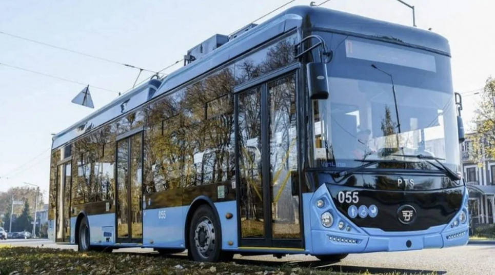 Тролейбуси з павербанками: інновацію втілили на Київщині ФОТО: Український тролейбус з можливістю автономного ходу / ptsukraine