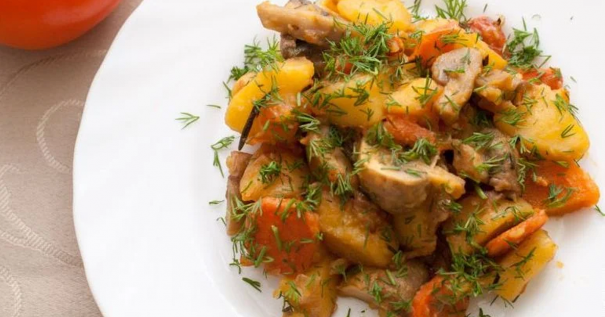 Рагу из фасоли с овощами. Рагу с белыми грибами. Рагу с белыми грибами. Рагу с грибочками. Рагу с белыми грибами.