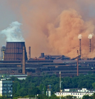 Цілодобовий моніторинг промислових викидів у режимі реального часу — вимоги закону Фото ілюстративне / gmk.center