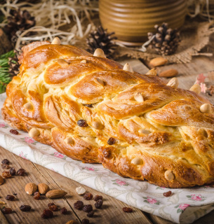 Різдвяний стіл 2025: традиції 12 страв та сучасні тренди святкового меню