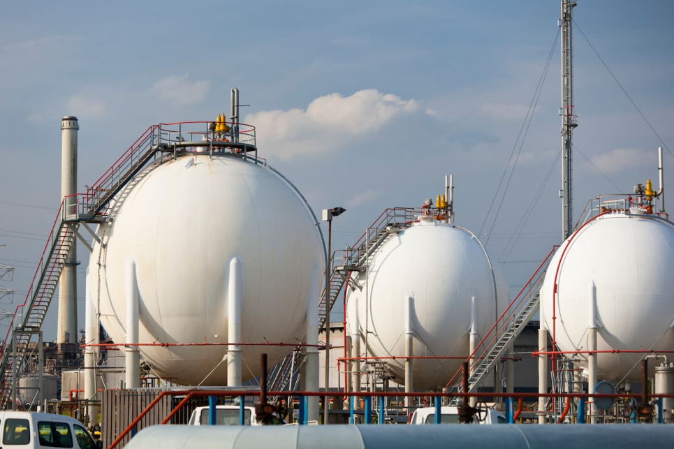 Україна створює систему мінімальних запасів нафти ФОТО: сховище запасів нафти / lexinform