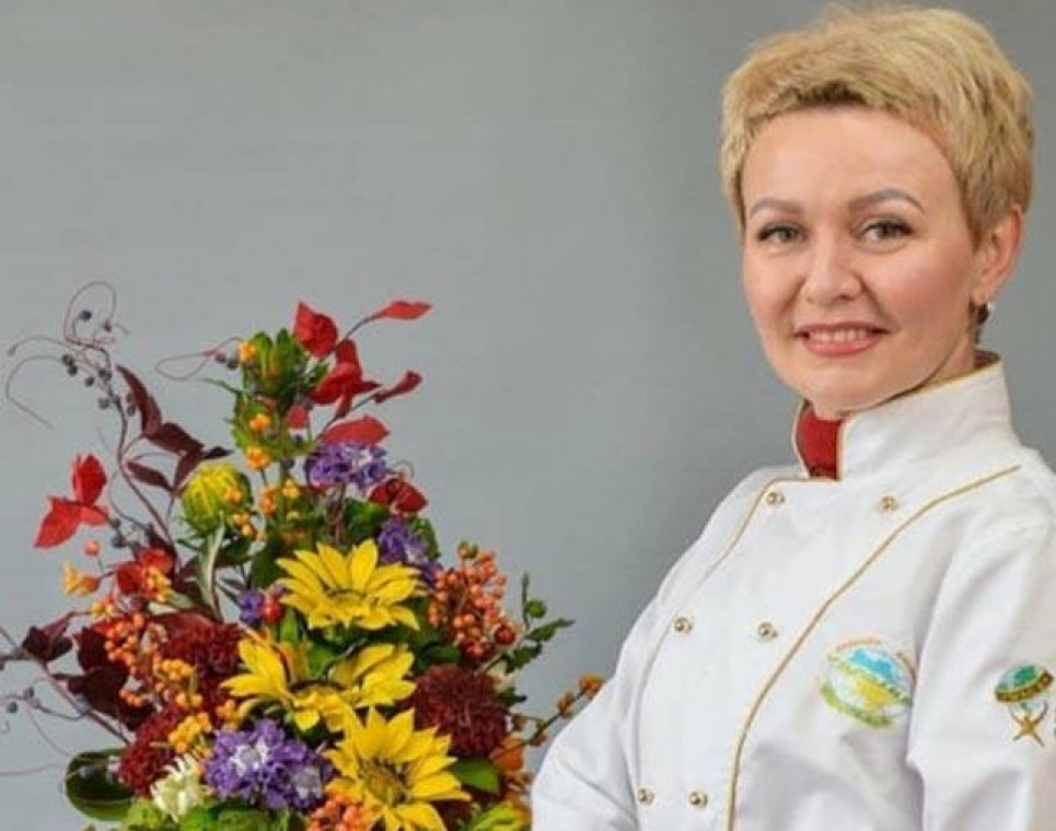 Днепрянка одержала победу на международном конкурсе с тортом в виде пенька Днепрянка одержала победу на международном конкурсе с тортом в виде пенька
