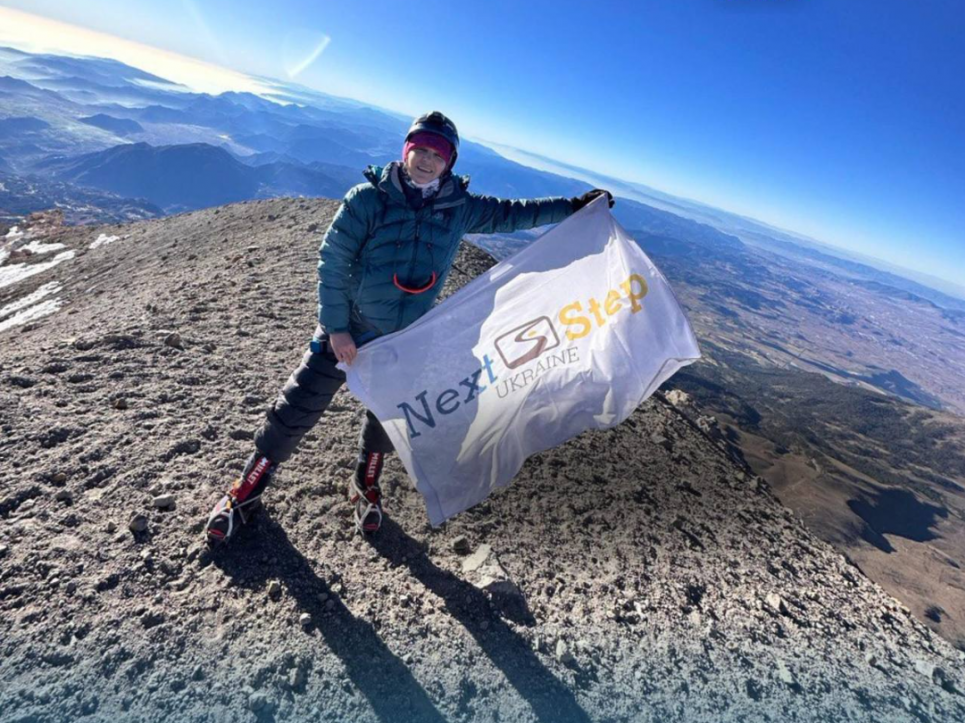 Наивысший вулкан Северной Америки покорила украинка из Ворзеля ФОТО: Алевтина Ковальчук из Ворзеля покорила высший вулкан Северной Америки / nextstepukraine