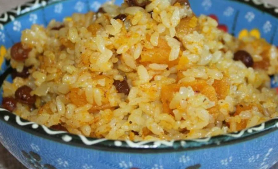 Солодкий плов із сухофруктами — можна приготувати на якесь дитяче свято й не тільки Фото: Максим Нікітін