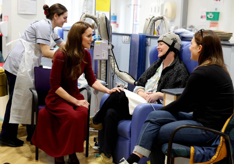 Ремиссии добилась Кейт Миддлтон в лечении рака ФОТО: Принцесса Уэльская Кэтрин Миддлтон во время посещения Королевской больницы Марсден в Лондоне / Chris Jackson Collection / Getty Images