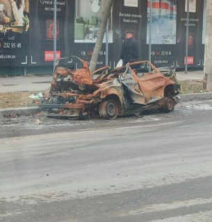 ФОТО: понівечене обстрілами авто / КМДА