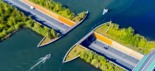 ФОТО: Міст-транспортна розв'язка Veluwemeer Aqueduct у Нідерландах
/ Reuters