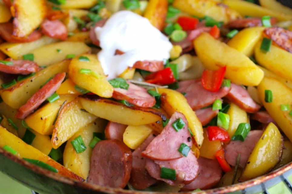 Запечена картопля в мікрохвильовці — за лічені хвилини буде готова Фото: Максим Нікітін