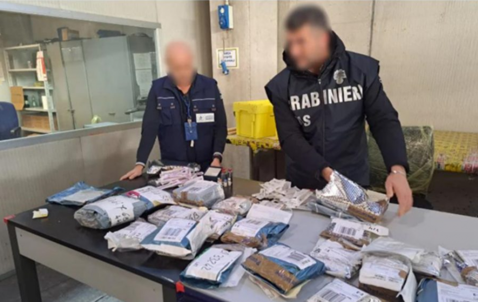 В Европе раскрыли масштабный оборот поддельных лекарств Фото: изъятые правоохранителями фальсифицированные лекарства в Европе / Европол