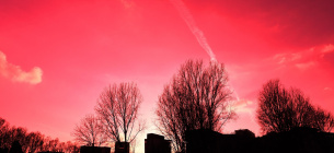 Красное небо как природный барометр: научное объяснение и народные приметы Красное небо на рассвете и закате: что означает это явление и как оно помогает предсказать погоду. Фото: Mabel Amber, who will one day / Pixabay