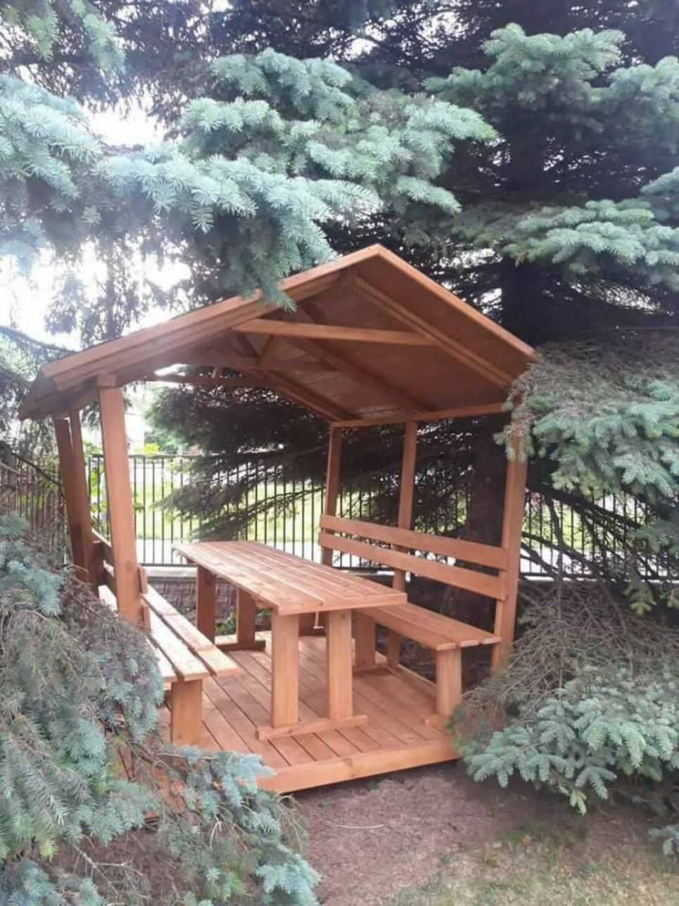 Нова самовільно побудована альтанка на території Національного природного парку Нова самовільно побудована альтанка на території Національного природного парку. Фото ілюстративне