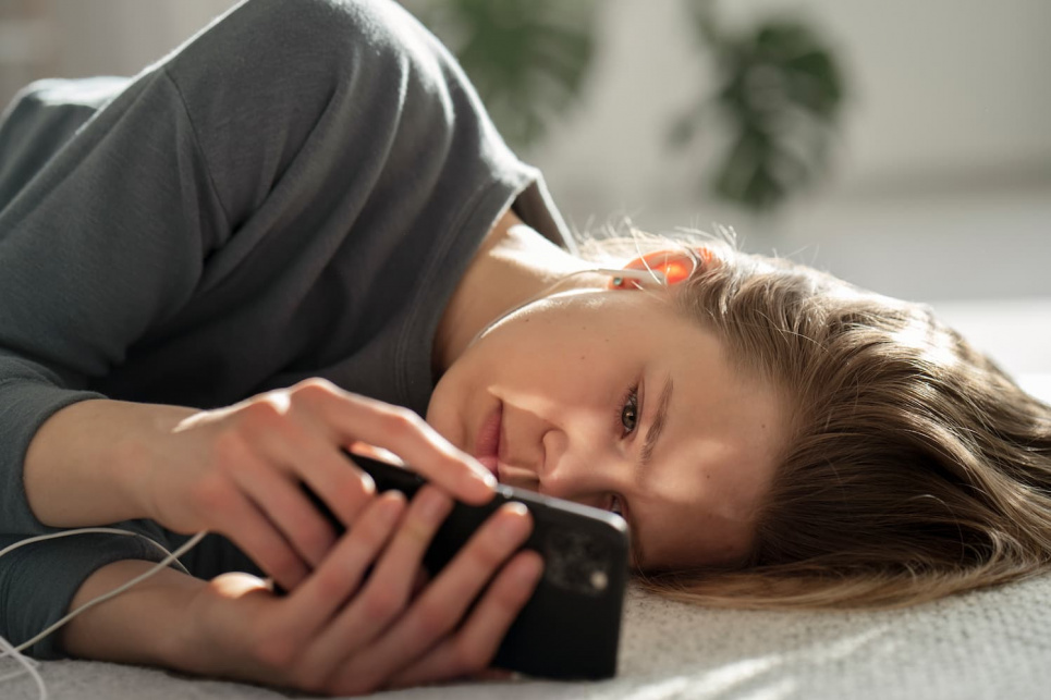День без мобильного телефона: это реально? Фото: иллюстративное / natu.care