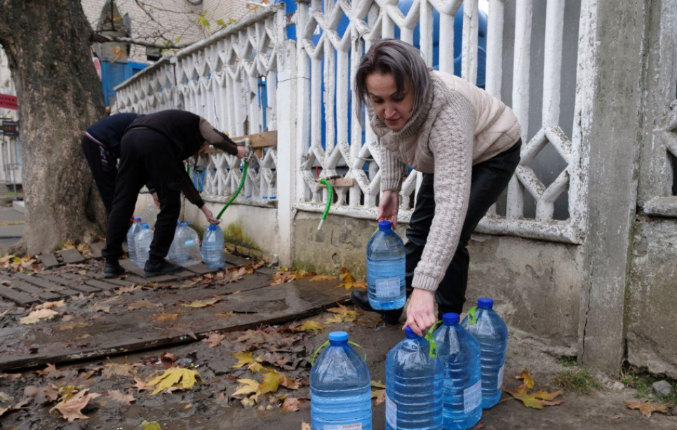Гигиена без воды: советы ЦОЗ по запасу воды (13-15 л/сутки на человека), использованию антисептиков (60-80% спирта) и организации запасов средств гигиены