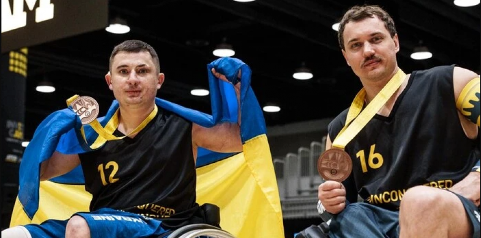 Украинские ветераны получили бронзу на Invictus Games, но не под своим флагом Украинцы получили первые медали Invictus Games в составе международной команды