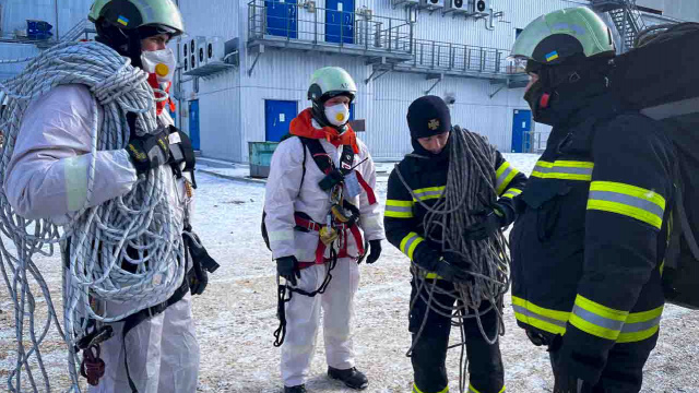 Фото: ліквідація наслідків атаки рф на ЧАЕС / ДСНС