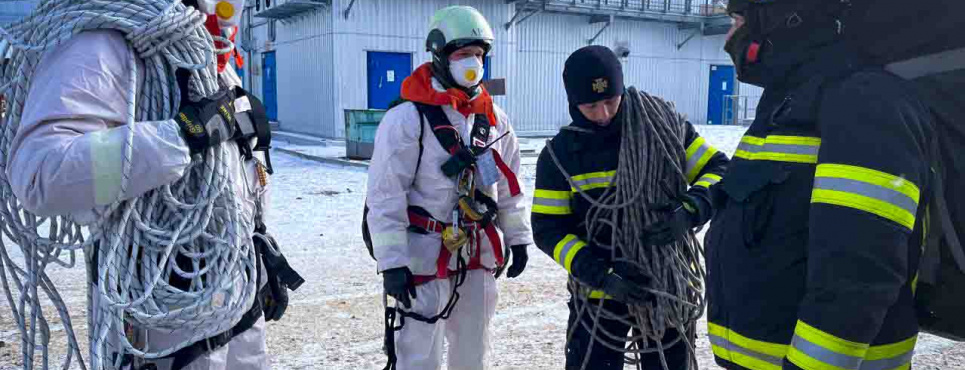 Фото: ликвидация последствий атаки РФ на ЧАЭС / ГСЧС
